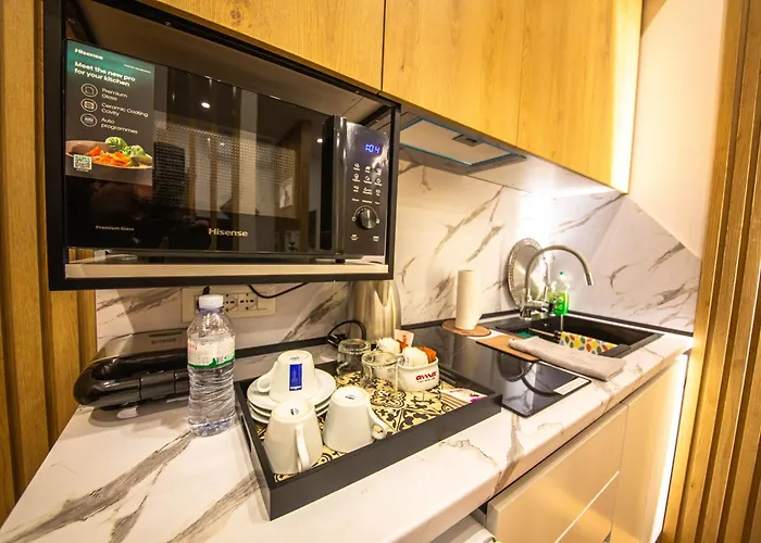 Downtown Boutique ティラナ