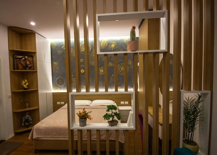 Downtown Boutique ティラナ