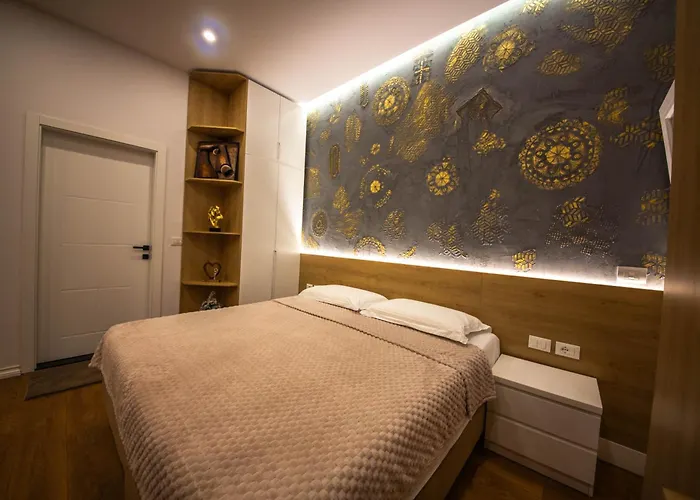 Downtown Boutique * ティラナ